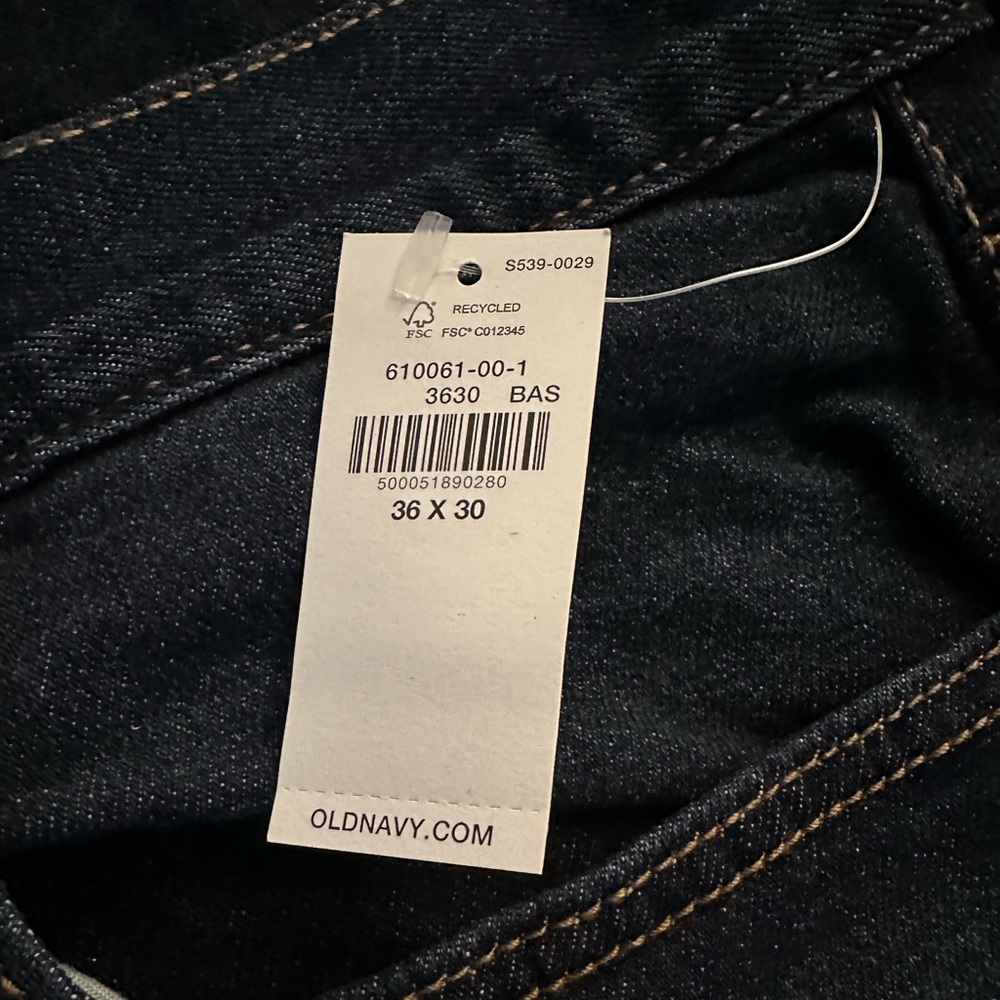 Men’s jeans 36 x 30 (NWT)